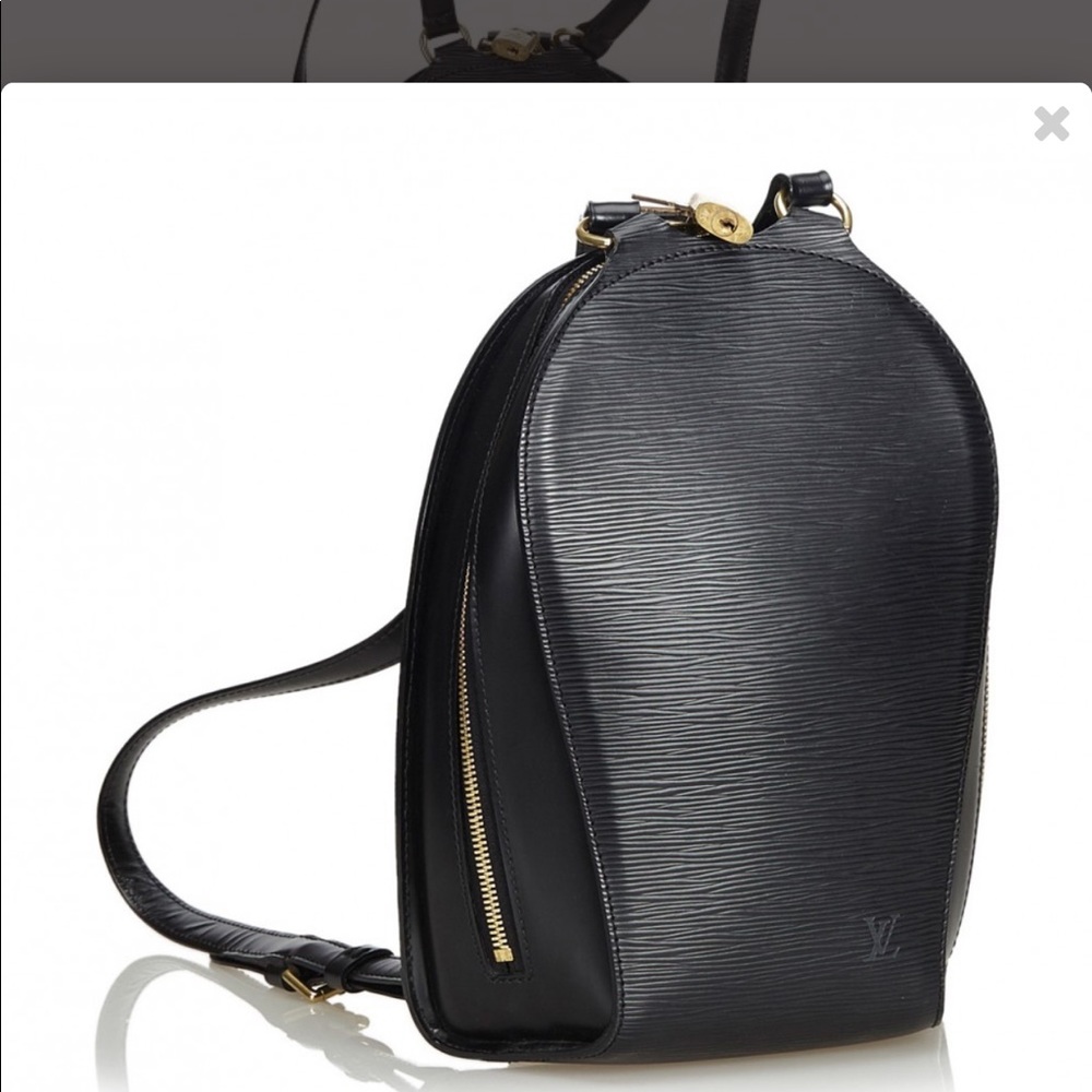LV Vintage Backpack Need REPAIR!
